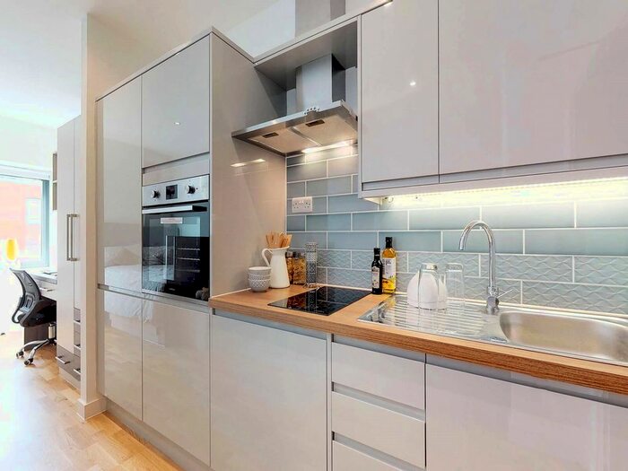 Studio To Rent In Apt, Onyx Residence #, S2