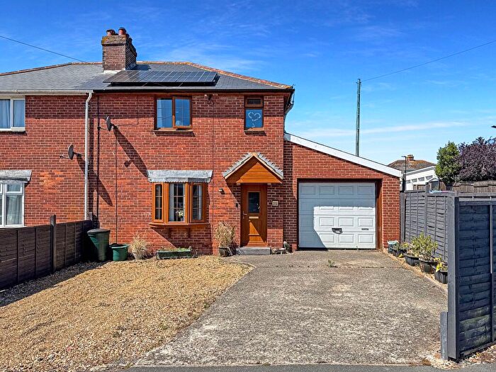 3 Bedroom House For Sale In Mill Hill Road, Cowes, PO31