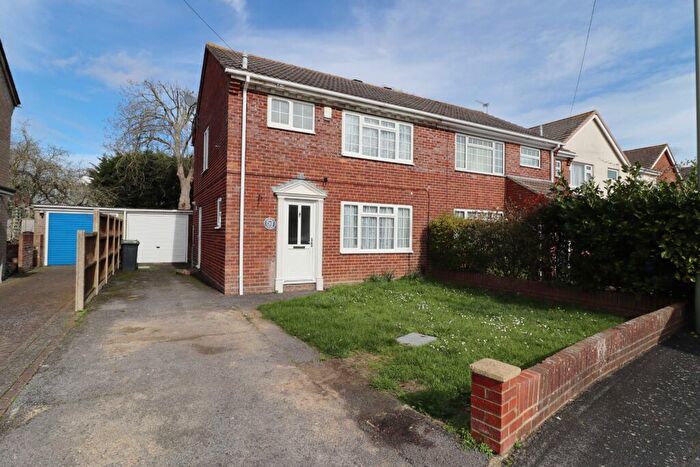 3 Bedroom Semi Detached House For Sale In Ithica Close, Hayling Island, PO11