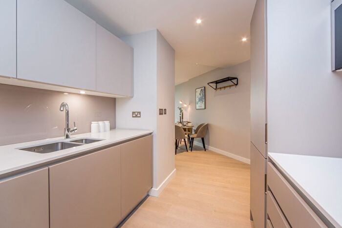 1 Bedroom Flat To Rent In Churchyard Row, London, SE11