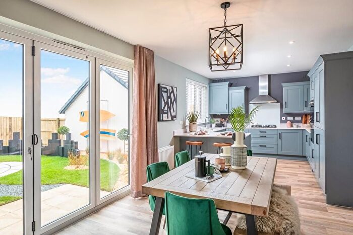 4 Bedroom Detached House For Sale In Glovers Road, Stalbridge, Sturminster Newton, DT10