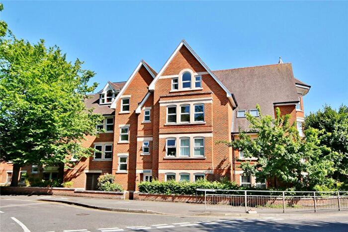 2 Bedroom Apartment For Sale In Constitution Hill, Woking, Surrey, GU22
