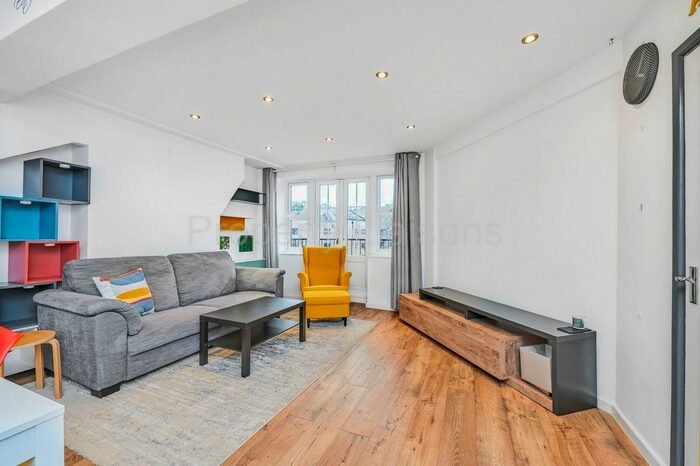 2 Bedroom Flat To Rent In Riverside Mansions, Milk Yard, Wapping, E1W