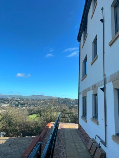 2 Bedroom Flat To Rent In Tavistock - Rent To Buy, PL19