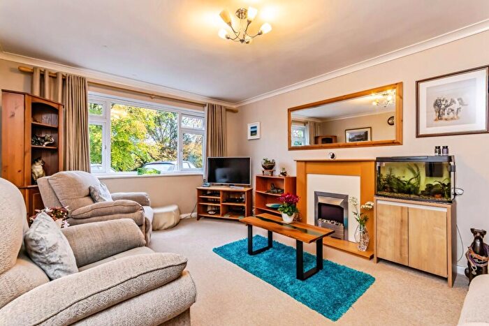 2 Bedroom Flat For Sale In Beechwood Road, Caterham, Surrey, CR3