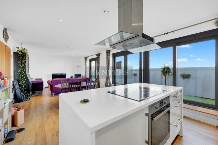 3 Bedroom Penthouse To Rent In Moro Apartments, New Festival Avenue, London, E14