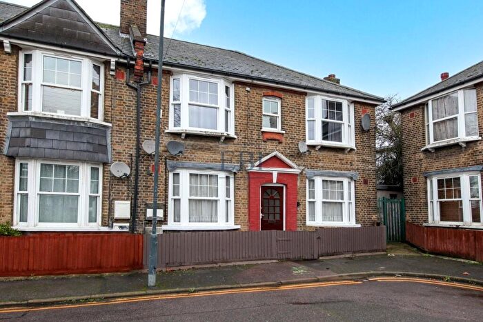 2 Bedroom Apartment For Sale In Derrick Gardens, London, SE7
