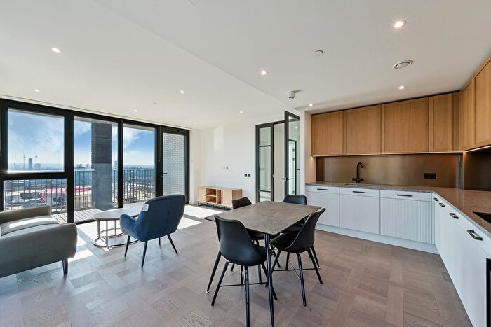 2 Bedroom Flat To Rent In Saffron Wharf, London Dock, London, E1W