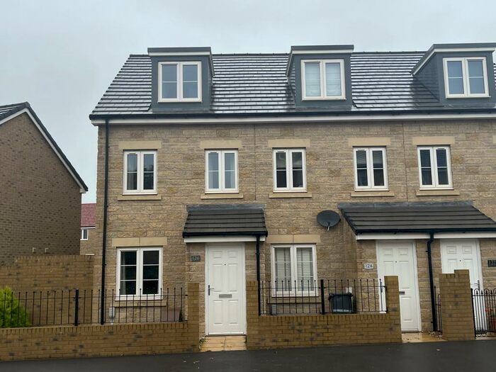 3 Bedroom Town House To Rent In Montacute Road, Houndstone, Yeovil, BA22