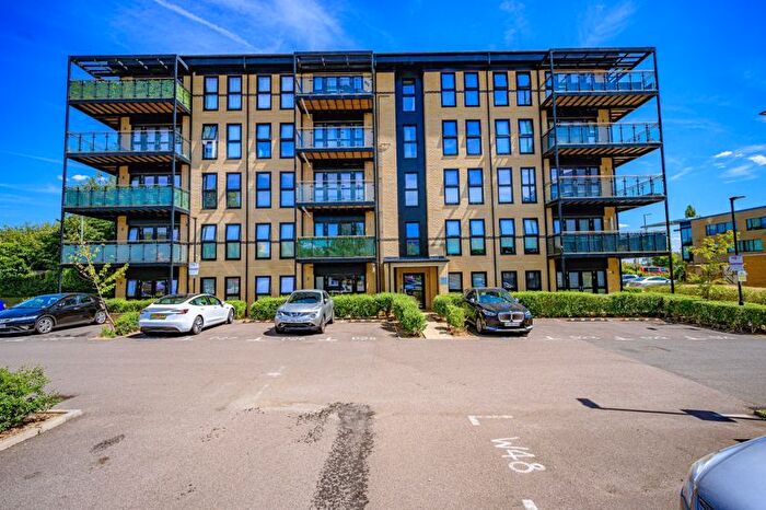 2 Bedroom Flat For Sale In Dakota House, Bessemer Road, Welwyn Garden City, AL7