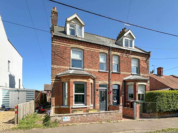 4 Bedroom Semi-Detached House For Sale In Hilda Road, Mundesley, NR11