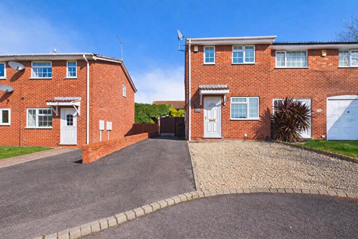 2 Bedroom House To Rent In Russet Close, Oakwood, Derby, DE21