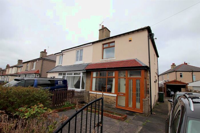 2 Bedroom Semi-Detached House To Rent In Westwood Avenue, Bradford, BD2