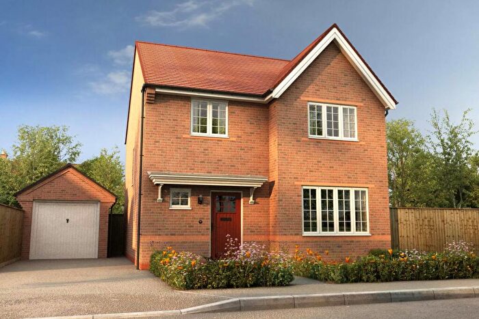 4 Bedroom Detached House For Sale In Brooklime Road, Warwick, CV34