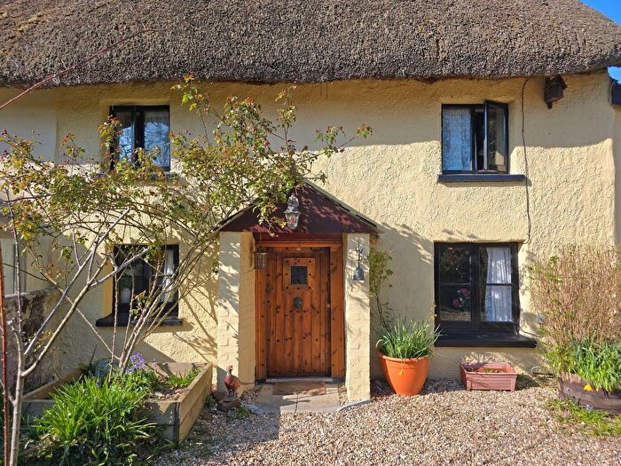 3 Bedroom Semi-Detached House For Sale In Beaworthy, EX21