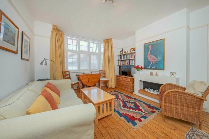 2 Bedroom Flat For Sale In Surbiton Crescent, Surbiton, KT1