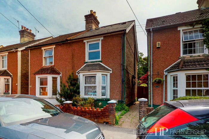 3 Bedroom Semi-Detached House To Rent In Albany Road, Crawley, RH11