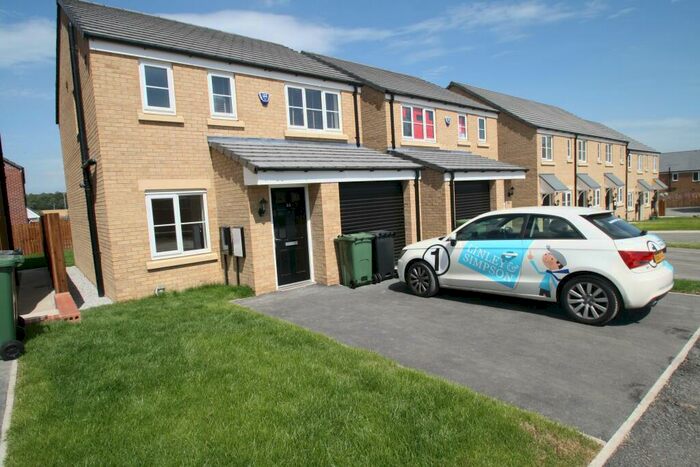 3 Bedroom House To Rent In Alder Road, Whinmoor, Leeds, West Yorkshire, LS14