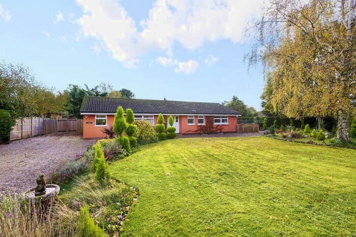 3 Bedroom Detached Bungalow For Sale In Chapel Lane, Hemingby, Horncastle LN9