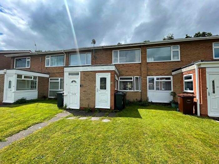 2 Bedroom Flat To Rent In Draycote Close, Solihull, West Midlands, B92