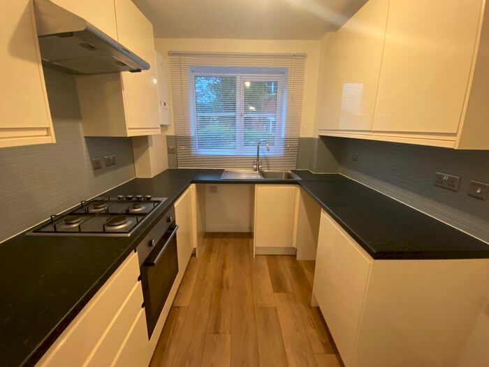 2 Bedroom Flat To Rent In Milton Road, Stratford-Upon-Avon, CV37