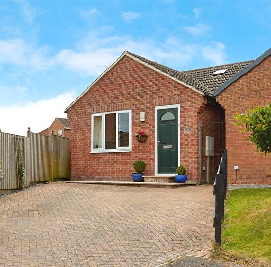 1 Bedroom Detached Bungalow For Sale In Castle Mount, Tisbury, Salisbury, SP3