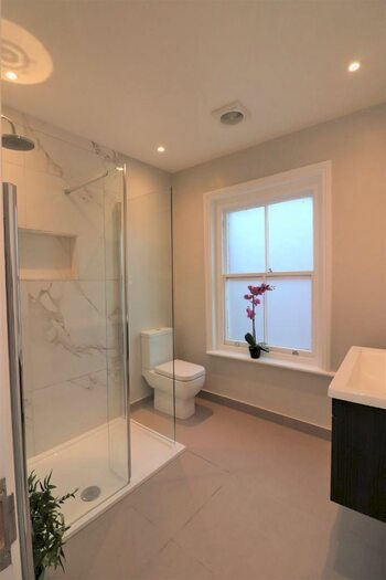 6 Bedroom House To Rent In Cedar Road, SO14