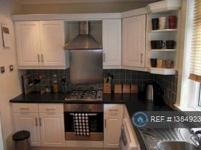 2 Bedroom Flat To Rent In Brightons, Falkirk, FK2