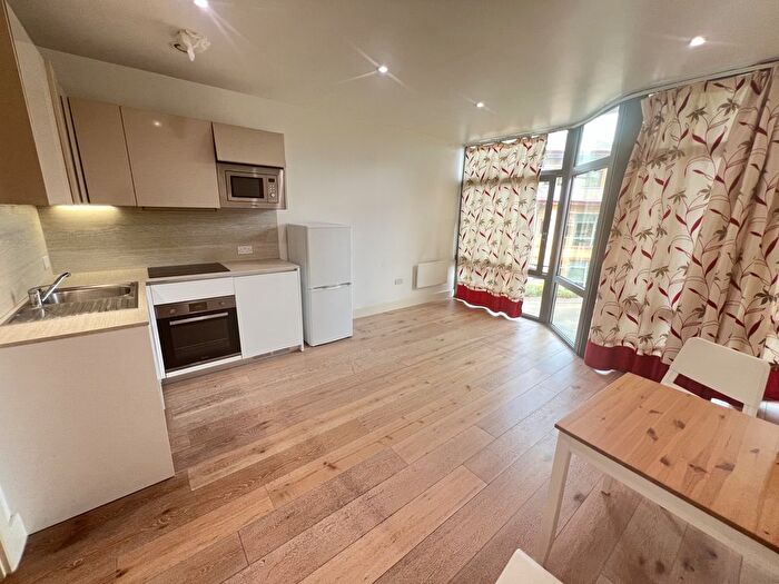 1 Bedroom Flat To Rent In Hayes, Hayes, Middlesex, UB3