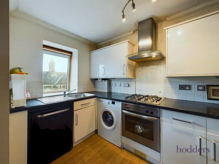 2 Bedroom Apartment To Rent In Chertsey, Surrey, KT16