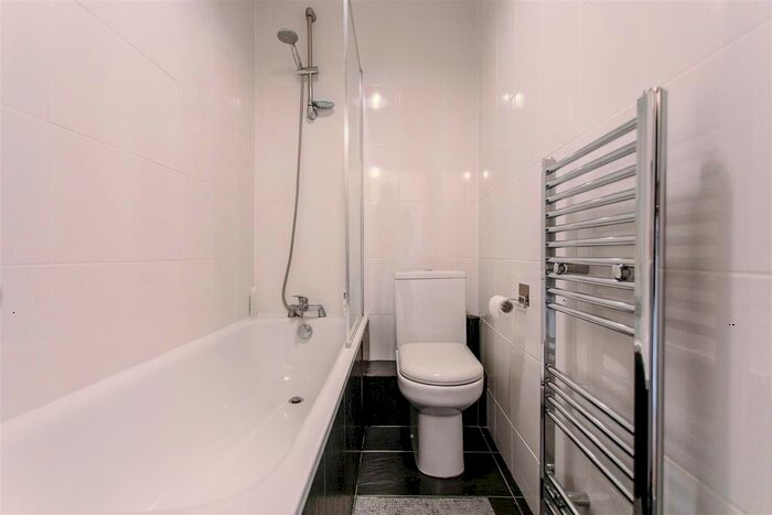 1 Bedroom Flat To Rent In Hillfield Avenue, London, N8