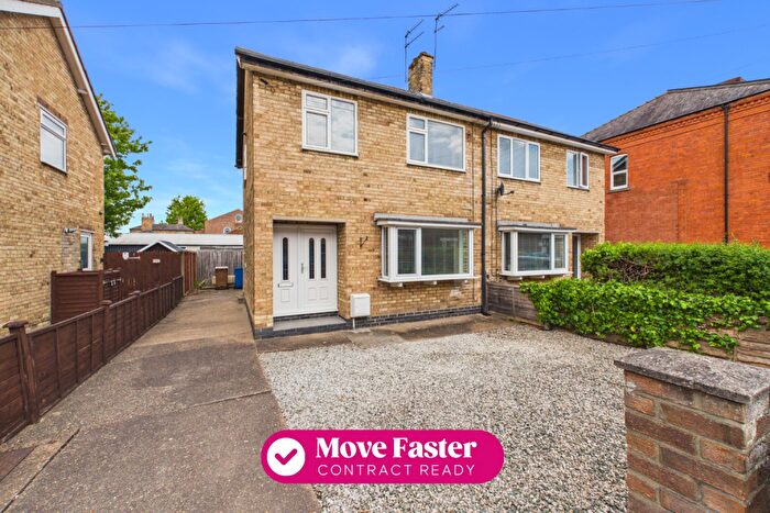 3 Bedroom Semi-Detached House For Sale In Finkle Street, Cottingham, HU16