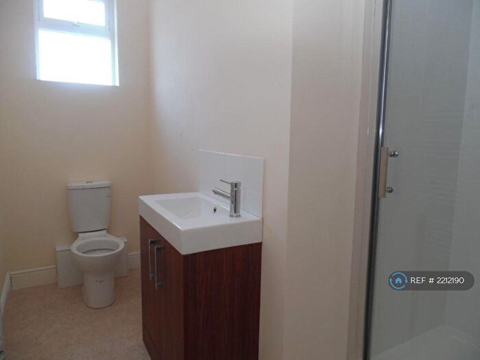 1 Bedroom Flat To Rent In Weedon Road, Northampton, NN5