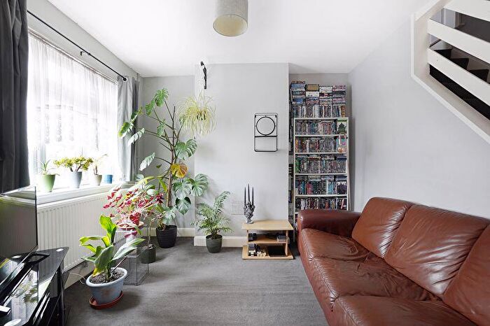 3 Bedroom Terraced House To Rent In Church Terrace, Chatham, ME5