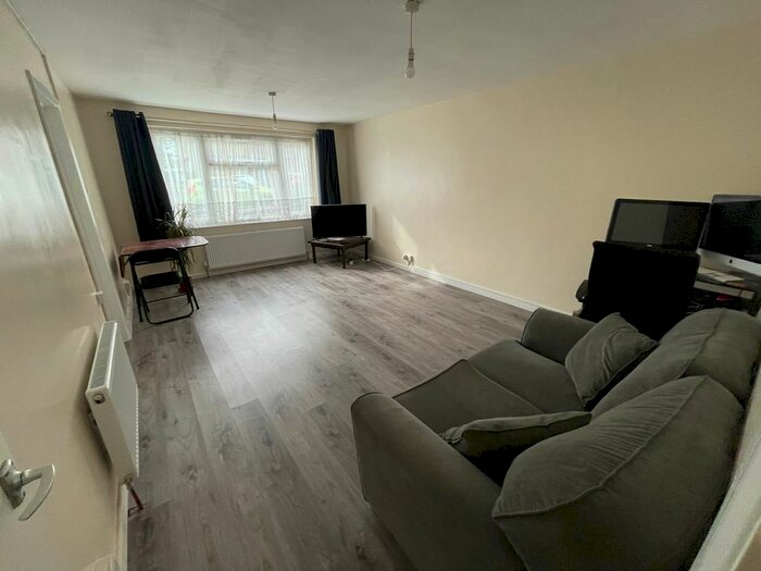 2 Bedroom Flat To Rent In Malzeard Road, Luton, LU3