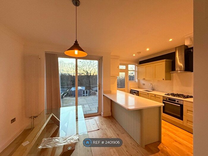 4 Bedroom Terraced House To Rent In Hampden Way, London, N14