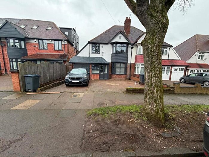 3 Bedroom Semi Detached House To Rent In Wellesbourne Road, Handsworth, Birmingham, B20