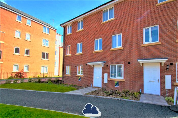 3 Bedroom Semi-Detached House To Rent In Anglian Way, Coventry, CV3