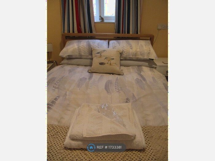 1 Bedroom Flat To Rent In Surrey Street, Littlehampton, BN17