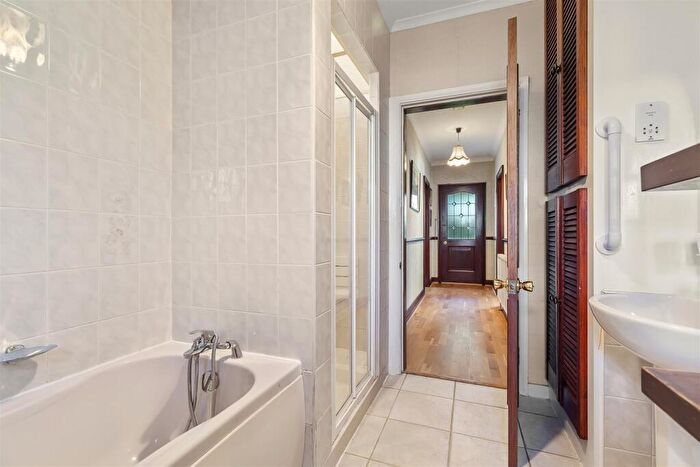 2 Bedroom Detached Bungalow For Sale In Leeds Road, Ilkley, LS29