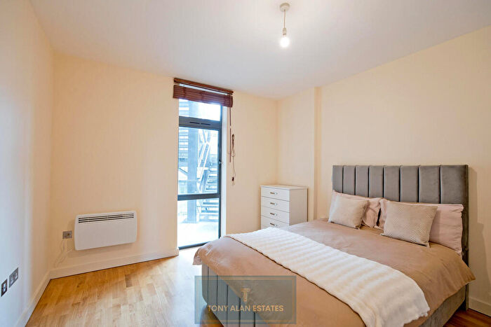 1 Bedroom Flat To Rent In Axminster Road, London, N7