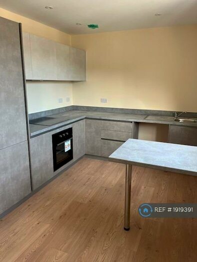 2 Bedroom Flat To Rent In High Street, Gillingham, ME7