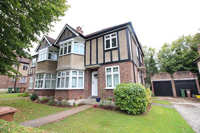 2 Bedroom Maisonette To Rent In Grove Avenue, Sutton, London, SM1