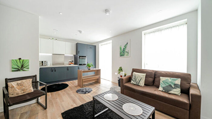2 Bedroom Flat For Sale In Addiscombe Road, East Croydon, CR0