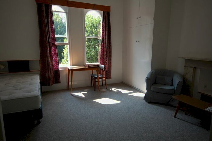 Studio To Rent In Wellesley Road, London, W4