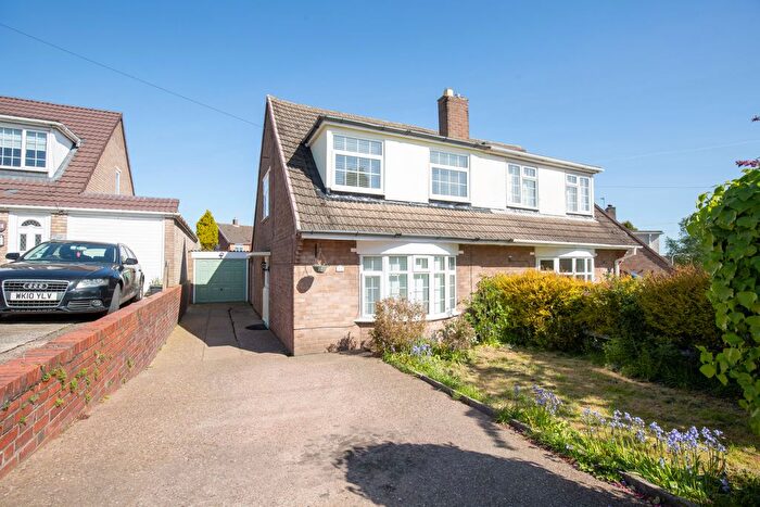 3 Bedroom Semi-Detached House For Sale In Wigford Road, Dosthill, Tamworth, B77
