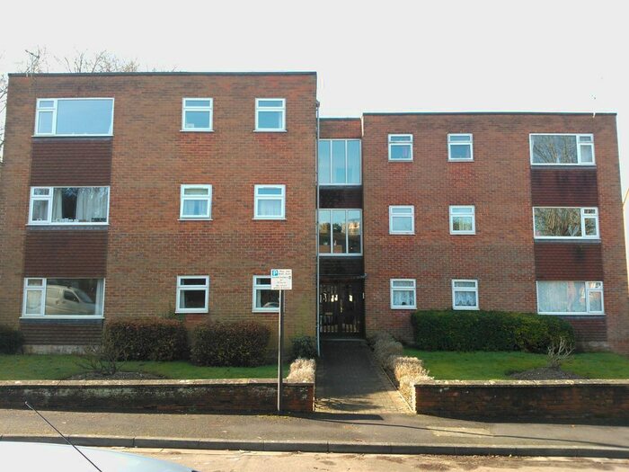 2 Bedroom Flat To Rent In Ayleswade Road, Salisbury SP2