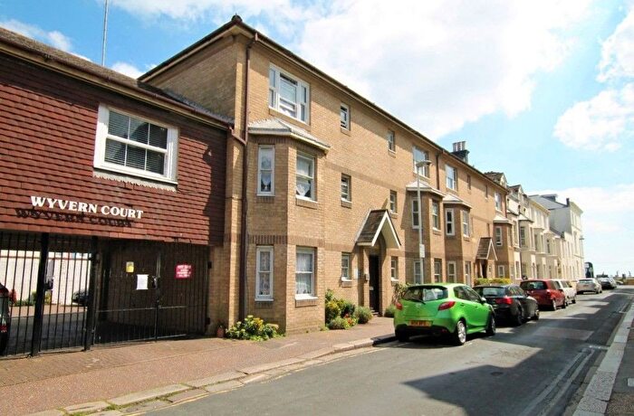 1 Bedroom Flat For Sale In Wyvern Court, West Street, Worthing, BN11