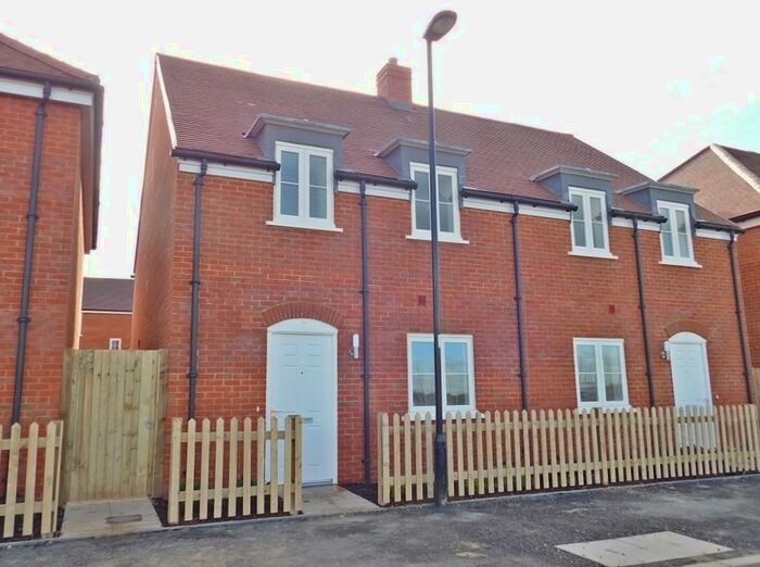 3 Bedroom Semi-Detached House To Rent In Grainger Street, Berewood, PO7