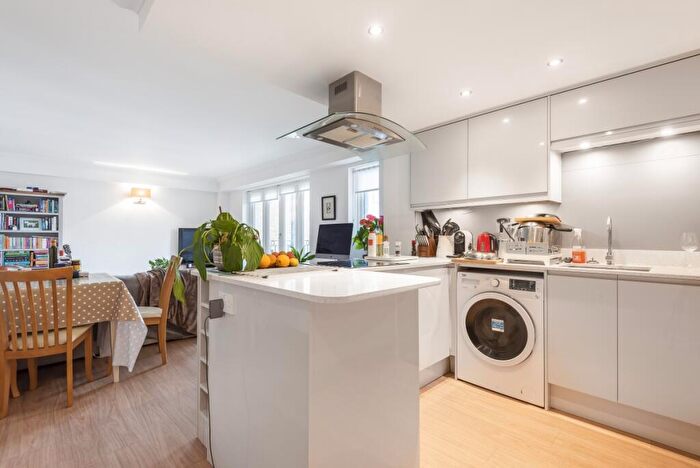 2 Bedroom Flat To Rent In Rotherhithe Street, London, SE16